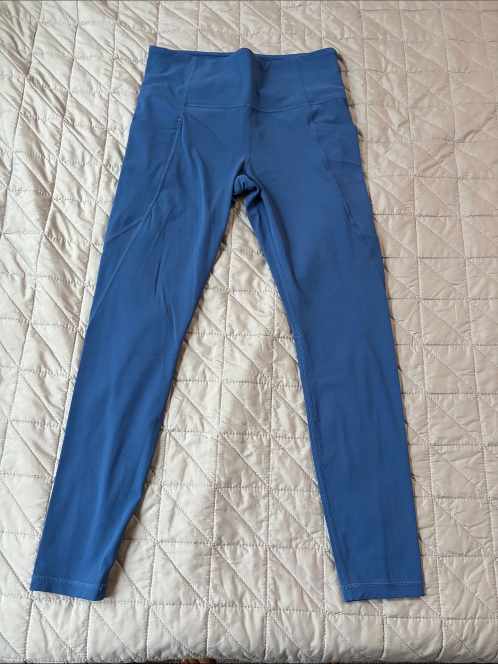 Athleta Salutation Stash pocket tight